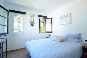 Deluxe House, 3 Bedrooms | 12 bilik tidur, seterika/papan seterika