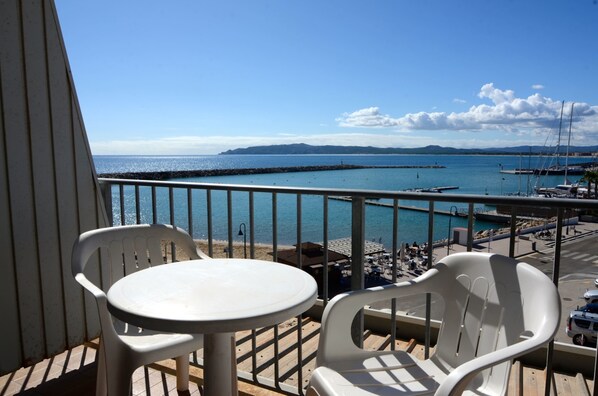 Comfort House, 1 Bedroom | Exterior - Apartment in Estartit With Harbour View (Torroella de Montgrí)