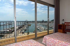 Elite Apartment, 3 Bedrooms | Exterior - Apartment in Estartit With Harbour View (Torroella de Montgrí)