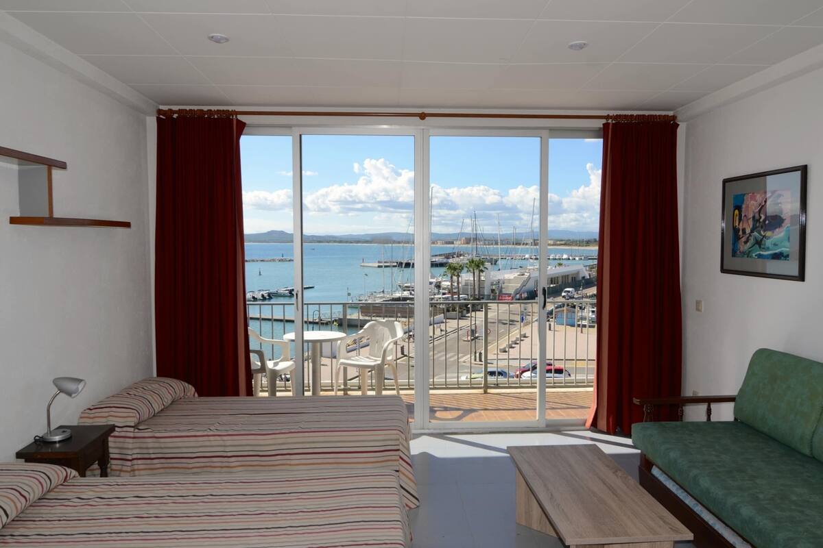 Deluxe House, 1 Bedroom | 25 bedrooms, iron/ironing board