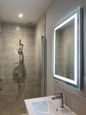 Rumah Klasik, 1 kamar tidur | Kamar mandi | Shower