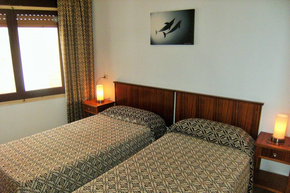 Classic Apartment, 4 Bedrooms | 18 bilik tidur, seterika/papan seterika