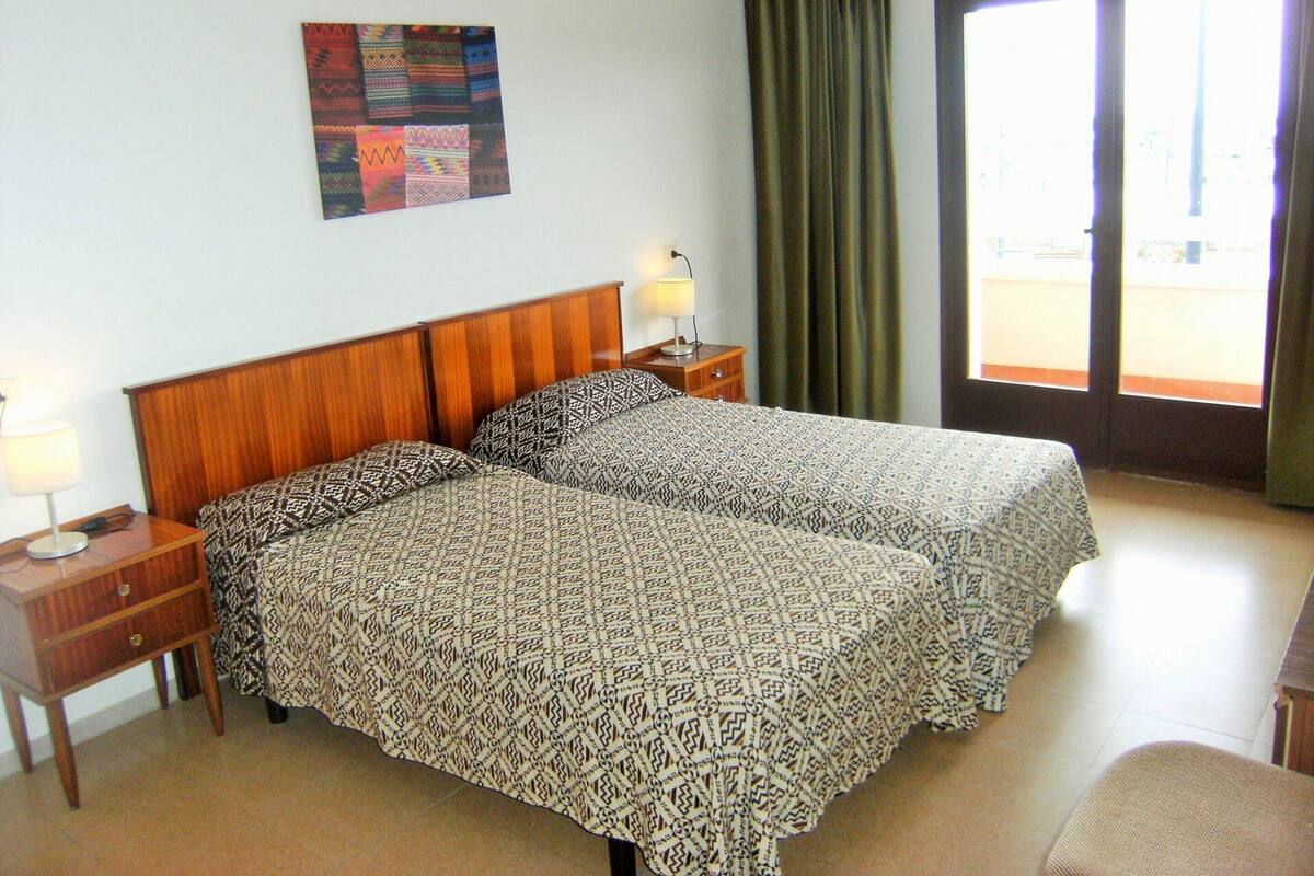 Elite Apartment, 4 Bedrooms | 18 bilik tidur, seterika/papan seterika