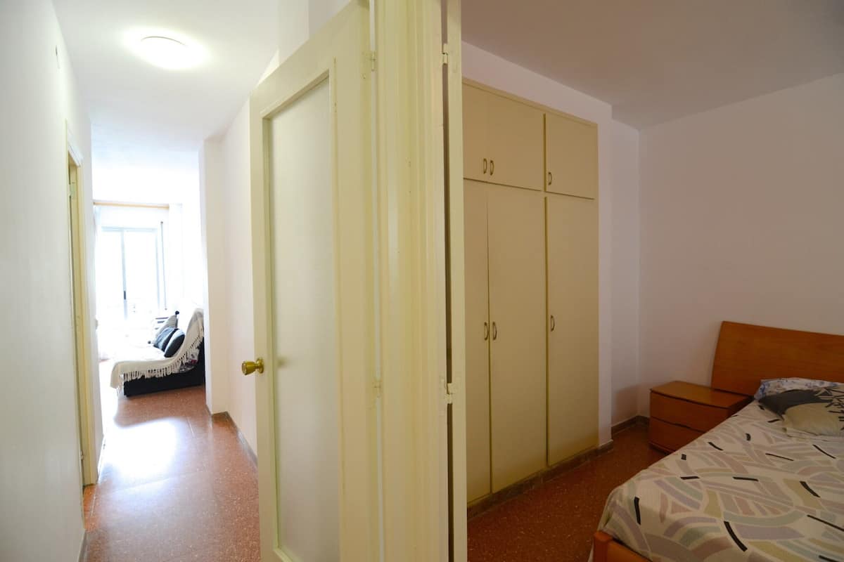Classic Apartment, 2 Bedrooms | 4 bilik tidur, seterika/papan seterika