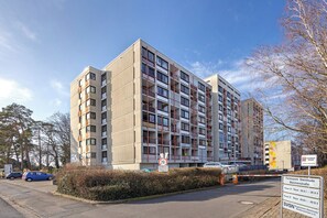 Exterior - Apartment 'Leuchtturm' with Balcony and Wi-Fi (Wunstorf)