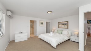 4 Schlafzimmer, Bügeleisen/Bügelbrett, Internetzugang, Bettwäsche