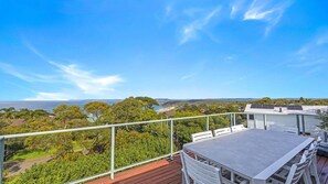 Outdoor dining - Headlands at Killcare by HolidayCo. (KILLCARE HEIGHTS)