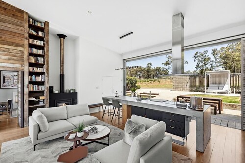 The Longhouse - Your group escape... The Longhouse, Hunter Valley