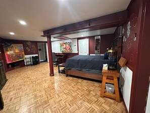 6 Schlafzimmer, Schreibtisch, Bügeleisen/Bügelbrett, WLAN