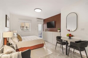 2 bedrooms, desk, iron/ironing board, travel cot