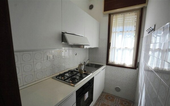 Kühlschrank, Ofen, Herdplatte, Geschirrspüler