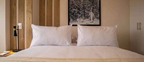 2 室のベッドルーム、アイロン / アイロン台、WiFi、ベッドシーツ