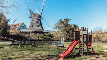 Area giochi per bambini (all'aperto)