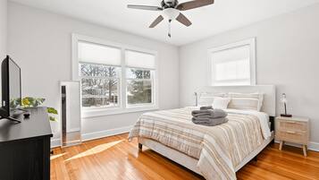 3 bedrooms, iron/ironing board, WiFi