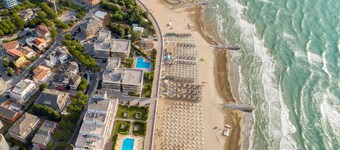 Private fenced garden house near Lignano Pineta beach