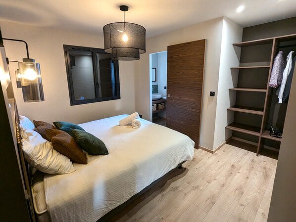 4 Schlafzimmer, Bügeleisen/Bügelbrett, Reisekinderbett, WLAN