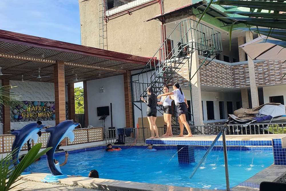AOSMECPoolCamp Hotel