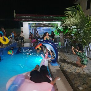 Kolam renang outdoor