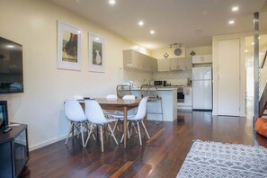 Dining - Halls Gap Escape Townhouse 2 (Halls Gap)