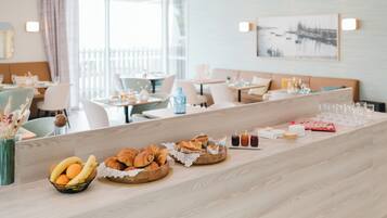 Se ofrece un desayuno continental (12.90 EUR por persona)