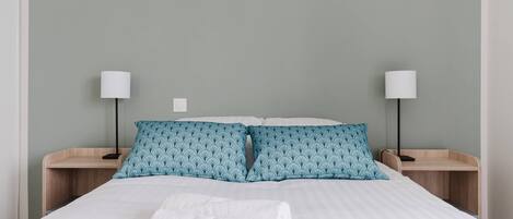 Studio | Free cribs/infant beds, free WiFi, bed sheets