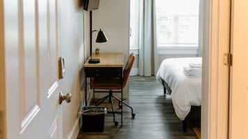 Standaard tweepersoonskamer, 1 tweepersoonsbed | Een bureau, een laptopwerkplek, gratis wifi