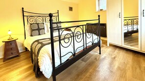 1 Schlafzimmer, Bügeleisen/Bügelbrett, kostenloses WLAN, Bettwäsche