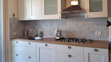 KylskÄp, ugn, spishÀll och diskmaskin