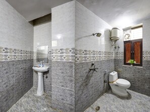 Deluxe Room | Bathroom - Hotel Spectrum Inn - By ASPL (Noida)