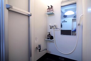 Shower, hair dryer, towels, soap - Close to Sta./Quiet Area/Central Shinjuku/Room 203 (Shinjuku City)