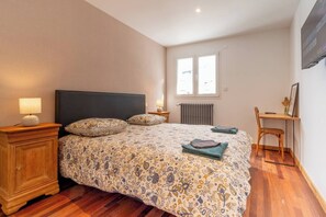 3 chambres, lit de bébé portatif, Wi-Fi, literie fournie