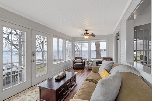 Oneida Lakefront | Dock | Kayaks | Pet Friendly