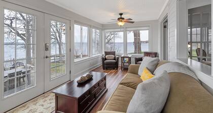 Oneida Lakefront | Dock | Kayaks | Pet Friendly