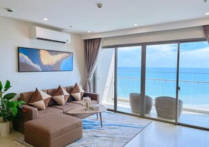 Superior Apartment, 3 Bedrooms, Beach View | View from room
