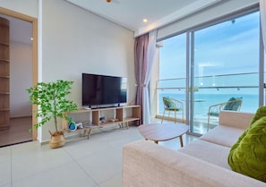 Panoramic Apartment, 3 Bedrooms, Beach View | Terrace/patio