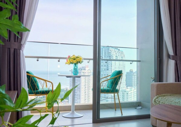 Panoramic Apartment, 3 Bedrooms, Beach View | Terrace/patio