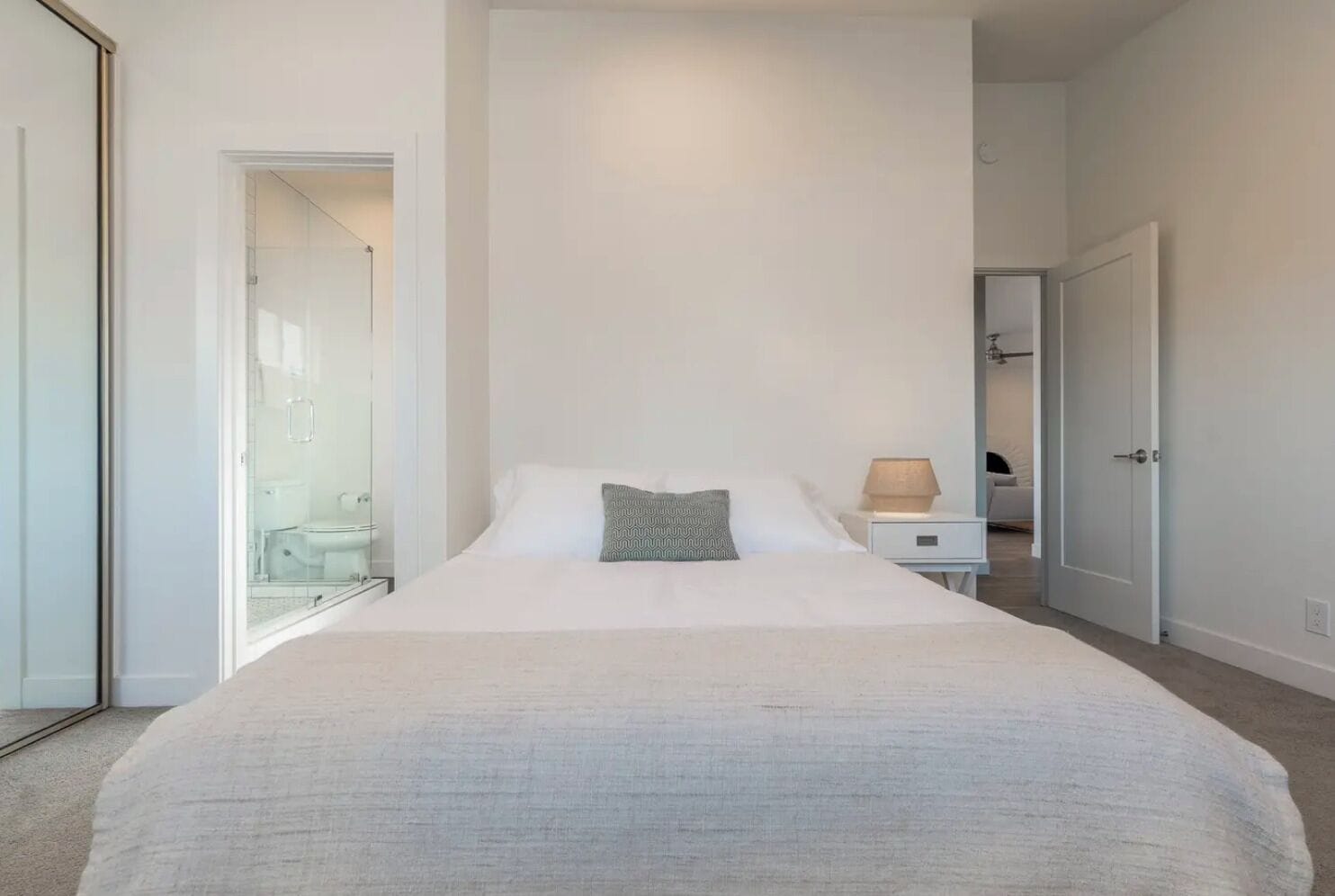 Superior Apartment | Blackout curtains, iron/ironing board, free WiFi