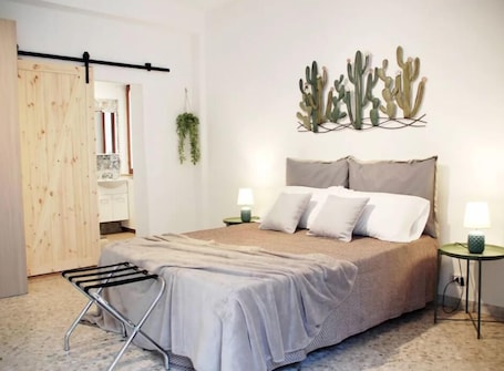 Habitación Deluxe | Escritorio, tabla de planchar con plancha y wifi gratis . BARIROOMS - CENTRAL STATION