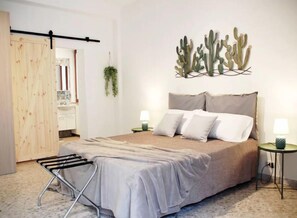 Desk, iron/ironing board, free WiFi