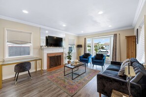 Smart TV, offices - Enjoy this spacious house perfect for families or groups (Los Angeles)