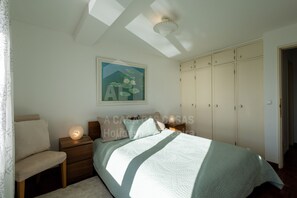 2 makuuhuonetta, silitysrauta/-lauta, ilmainen Wi-Fi, vuodevaatteet