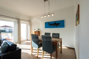 Dining - Villa Catarina by ACasaDasCasas (Ericeira)