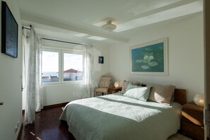 2 bedrooms, iron/ironing board, free WiFi, bed sheets - Villa Catarina by ACasaDasCasas (Ericeira)
