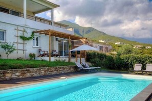Pool - Apartment 45M2 in villa with sea view/access (Haute-Corse)