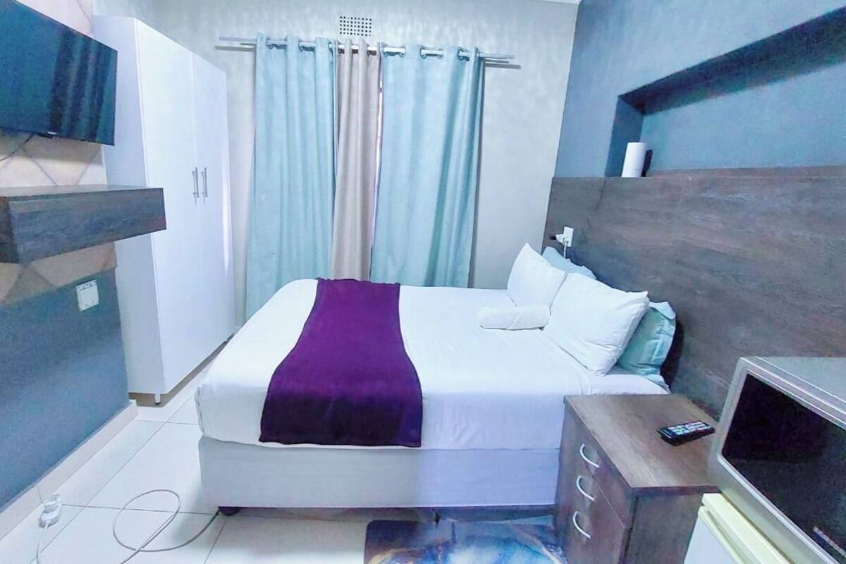 Superior Room | Premium bedding, down duvets, memory-foam beds, laptop workspace