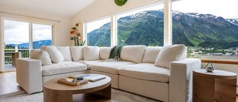 تلفزيون ذكي، كُتُب، ستيريو