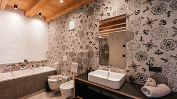 Doccia, asciugacapelli, bidet, asciugamani