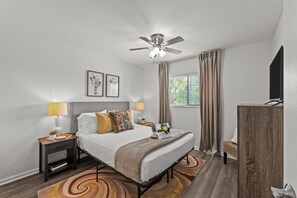 2 soverom, skrivebord, strykejern/-brett og wi-fi (inkludert)