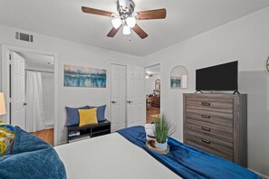 2 bedrooms, desk, iron/ironing board, free WiFi