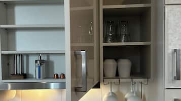 Kühlschrank, Ofen, Herdplatte, Geschirrspüler